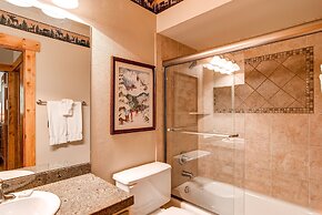 Ski Hill 32 2 Bedroom 1 Loft Condo by RedAwning