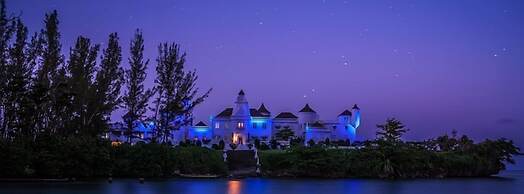 Moon San Villa at the Blue Lagoon