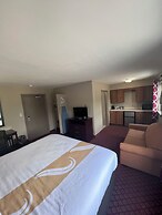 Rodeway Inn & Suites