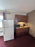 Rodeway Inn & Suites