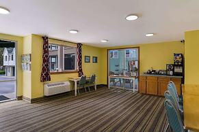 Rodeway Inn & Suites