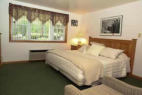 Champion Lakes Golf Resort