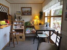 The Pines Country Inn
