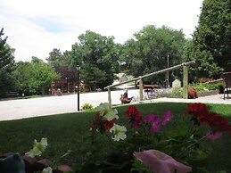 The Pines Country Inn