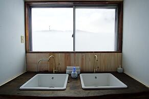 Hakuba Station Guest House Hostel eN