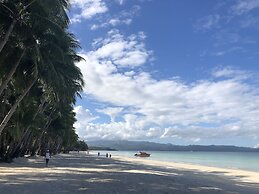 IL Mare Sakura Resort Boracay