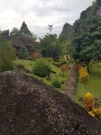 Phanom Bencha Mountain Resort