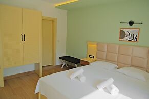 Yalim Hotel