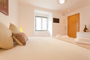 Moniz Studio Apartment - by LU Holidays