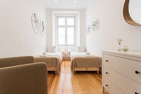 Baixa Modern Three-Bedroom Apartment - by LU Holidays