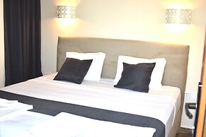 Dasis Hotel & Suites