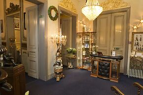 Station Hotel