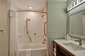 Home2 Suites by Hilton Tampa USF Near Busch Gardens