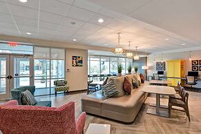 Home2 Suites by Hilton Tampa USF Near Busch Gardens