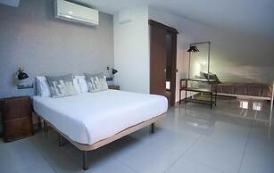 The Lights City Rooms