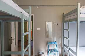 The Grand Meshmosh Hotel