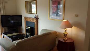 Charlemont Holiday Apartment