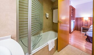 Golden Avenida Family Suites