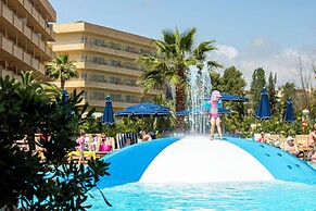 Golden Avenida Family Suites