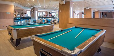 Golden Avenida Family Suites