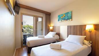 Golden Avenida Family Suites