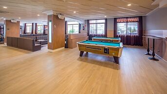 Golden Avenida Family Suites