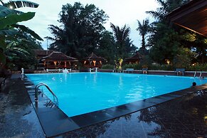 Green Tropical Village Hotel & Resort