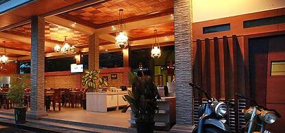Green Tropical Village Hotel & Resort