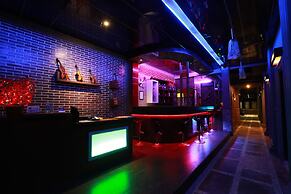 Green Tropical Village Hotel & Resort