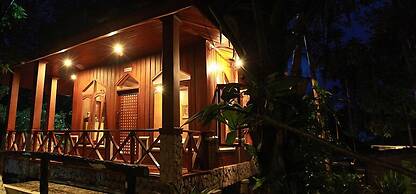 Green Tropical Village Hotel & Resort