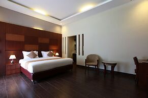 Green Tropical Village Hotel & Resort