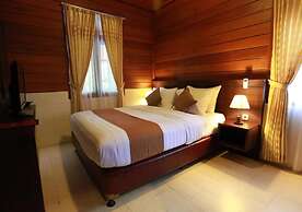 Green Tropical Village Hotel & Resort