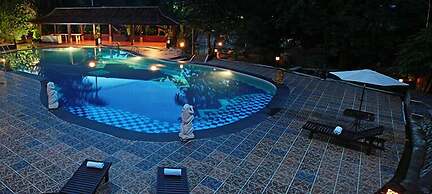 Green Tropical Village Hotel & Resort