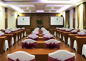 Green Tropical Village Hotel & Resort