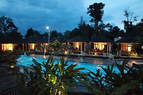 Green Tropical Village Hotel & Resort