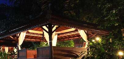 Green Tropical Village Hotel & Resort