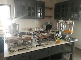 C Room at Airport by Choktawee