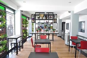 C Room at Airport by Choktawee