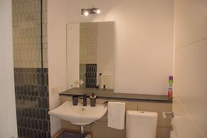 Azuri Apartment with Beach, Pools, Gym, Restaurants, Spa, Boats, kids 