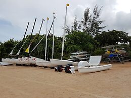 Azuri Apartment with Beach, Pools, Gym, Restaurants, Spa, Boats, kids 