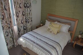 Azuri Apartment with Beach, Pools, Gym, Restaurants, Spa, Boats, kids 