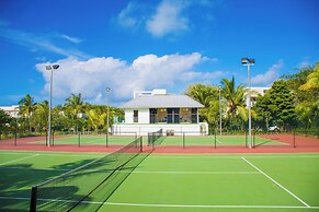 Azuri Apartment with Beach, Pools, Gym, Restaurants, Spa, Boats, kids 