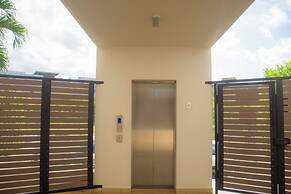 Azuri Apartment with Beach, Pools, Gym, Restaurants, Spa, Boats, kids 