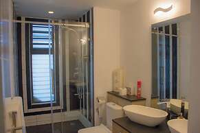 Azuri Apartment with Beach, Pools, Gym, Restaurants, Spa, Boats, kids 