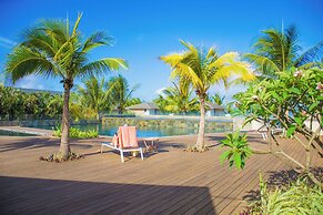 Azuri Apartment with Beach, Pools, Gym, Restaurants, Spa, Boats, kids 