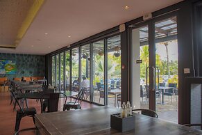 Azuri Apartment with Beach, Pools, Gym, Restaurants, Spa, Boats, kids 