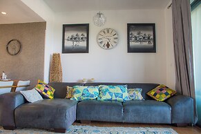 Azuri Apartment with Beach, Pools, Gym, Restaurants, Spa, Boats, kids 