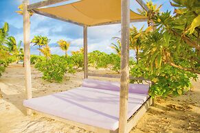 Azuri Apartment with Beach, Pools, Gym, Restaurants, Spa, Boats, kids 