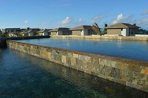 Azuri Apartment with Beach, Pools, Gym, Restaurants, Spa, Boats, kids 