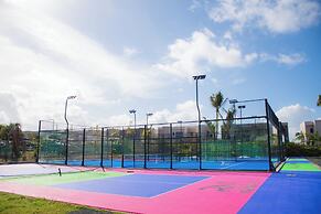 Azuri Apartment with Beach, Pools, Gym, Restaurants, Spa, Boats, kids 